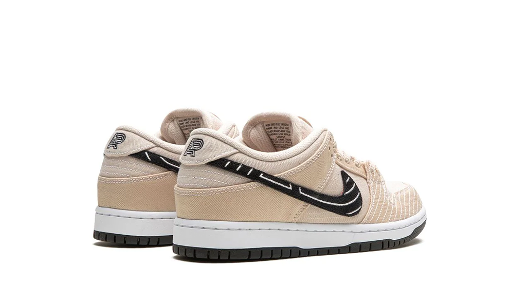 Nike SB Dunk Low - Albino & Preto