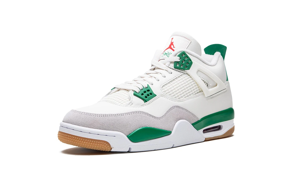 jordan4pinegreen2_3ae9e16b-a557-48be-a94e-d530cb915844.png