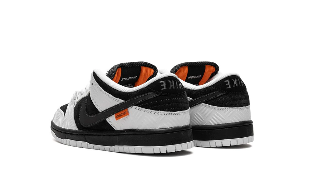 Nike SB Dunk Low - Tightbooth