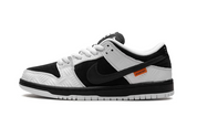 Nike SB Dunk Low - Tightbooth