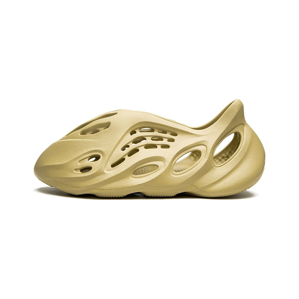 yeezyfoamsulfur1.png